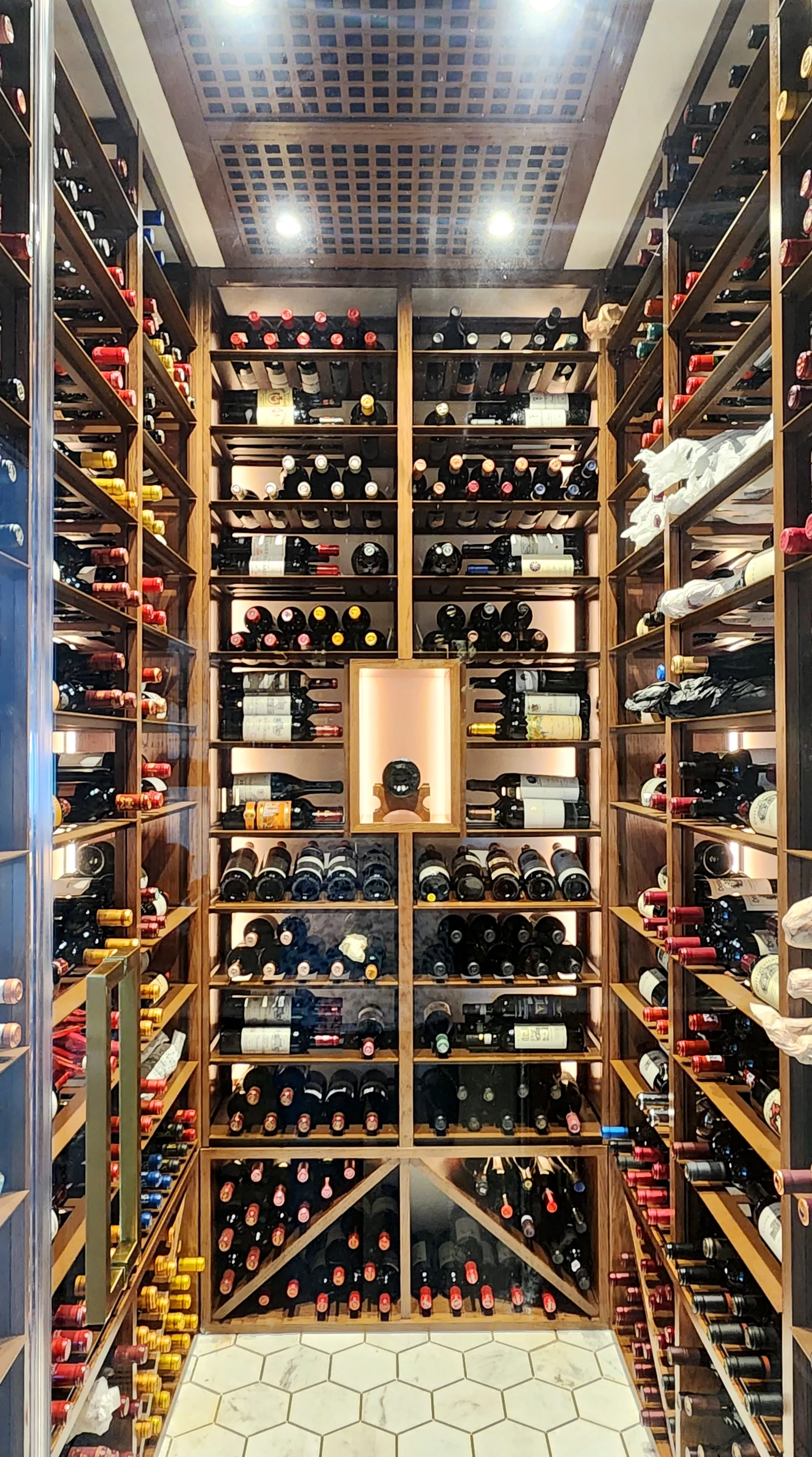 Custom wine cellar Palm Beach Gardens FL