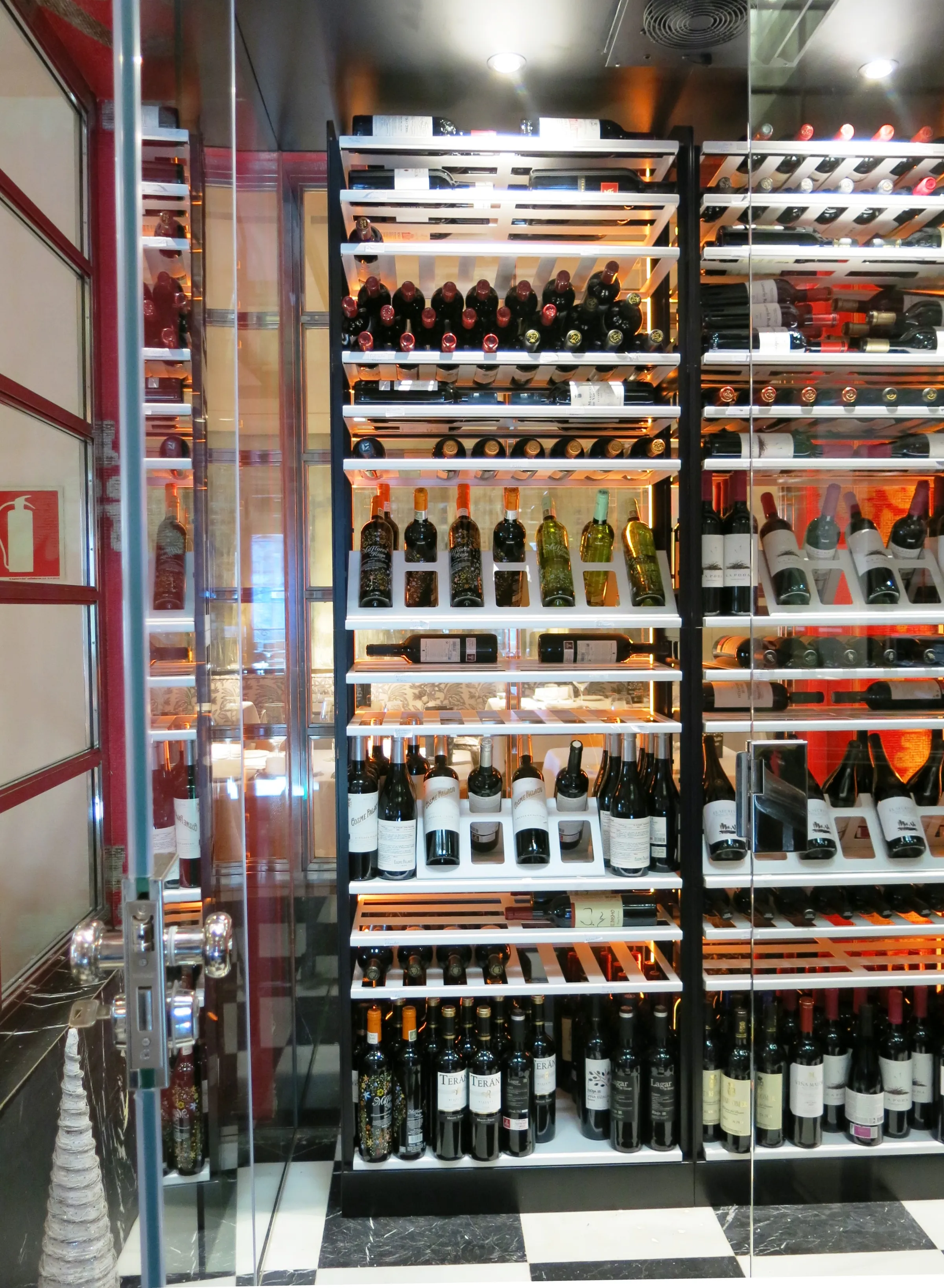 Bespoke wine cellar Spain traditional craftsmanship glass enclosures Rest Fortuni