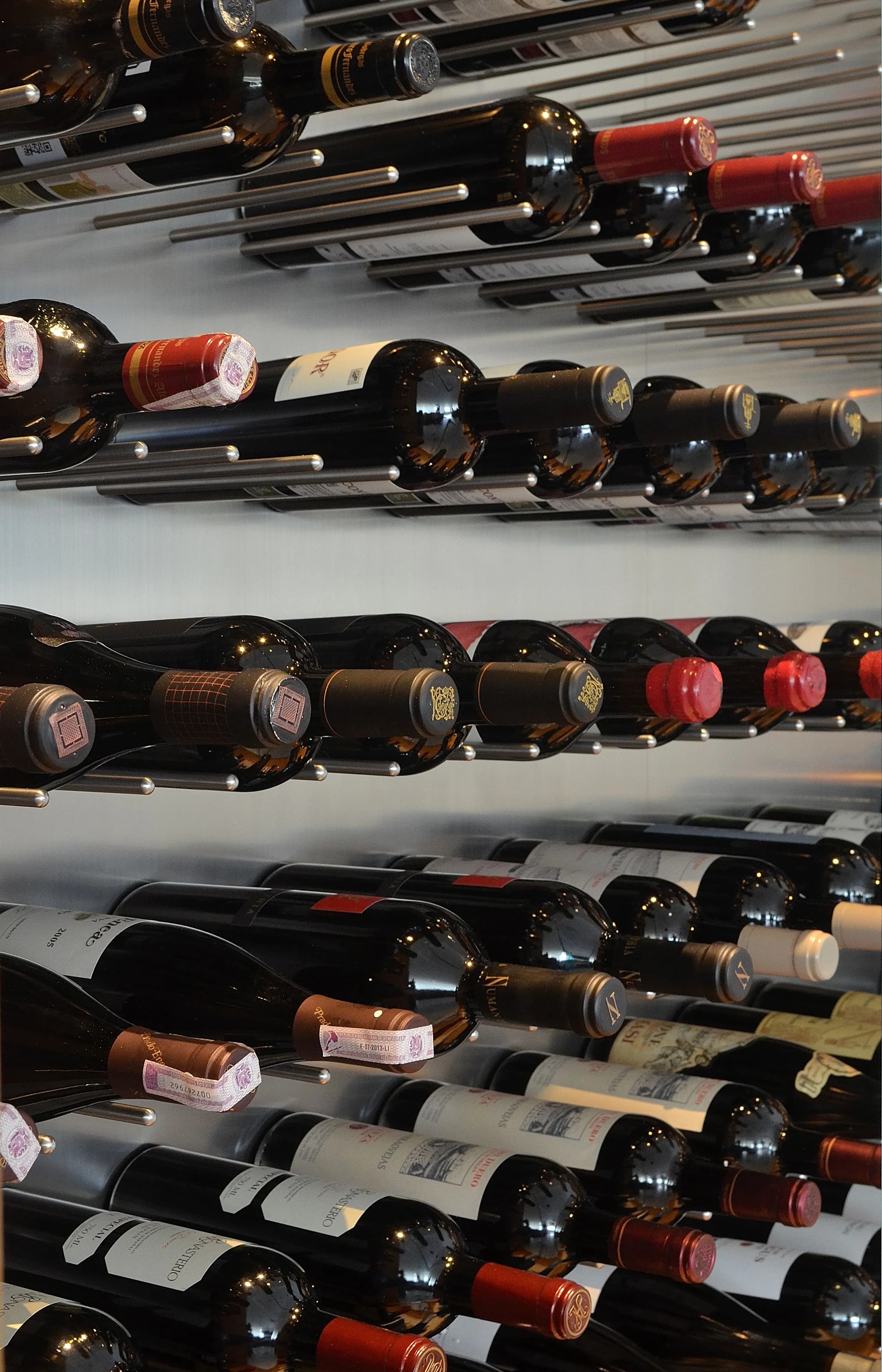 Custom Wine Wall Venezuela — Caracas — photograph 1 of 4