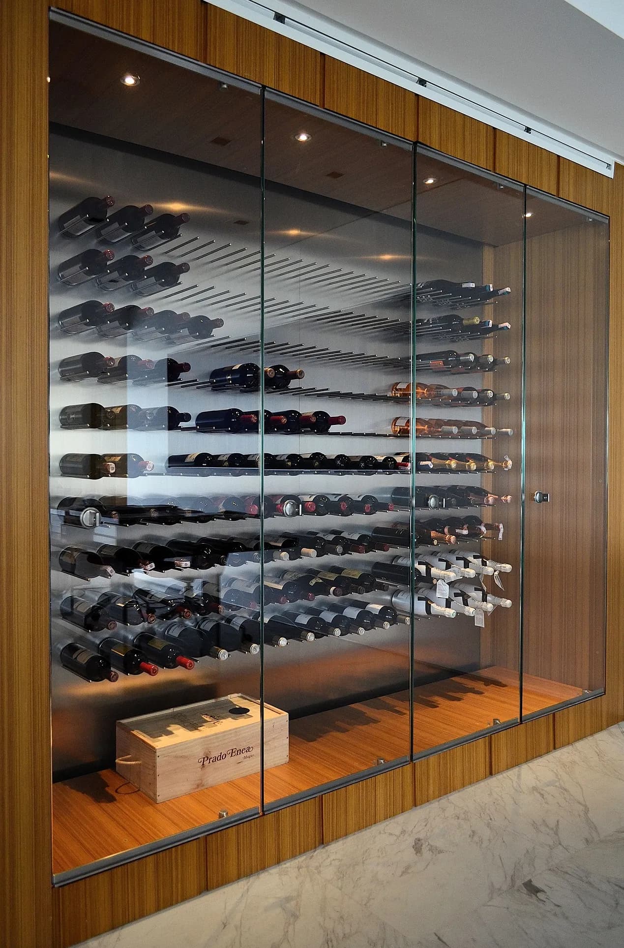 Custom Wine Wall Venezuela — Caracas — photograph 2 of 4