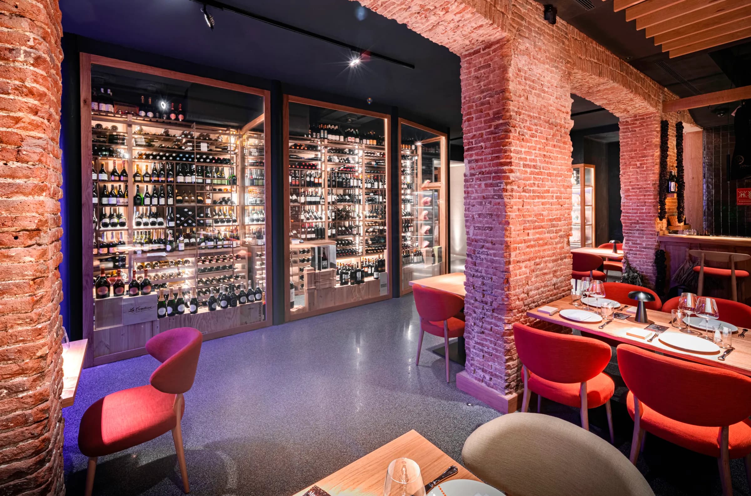 Gonzaba - Transitional Wine Room Restaurant Madrid