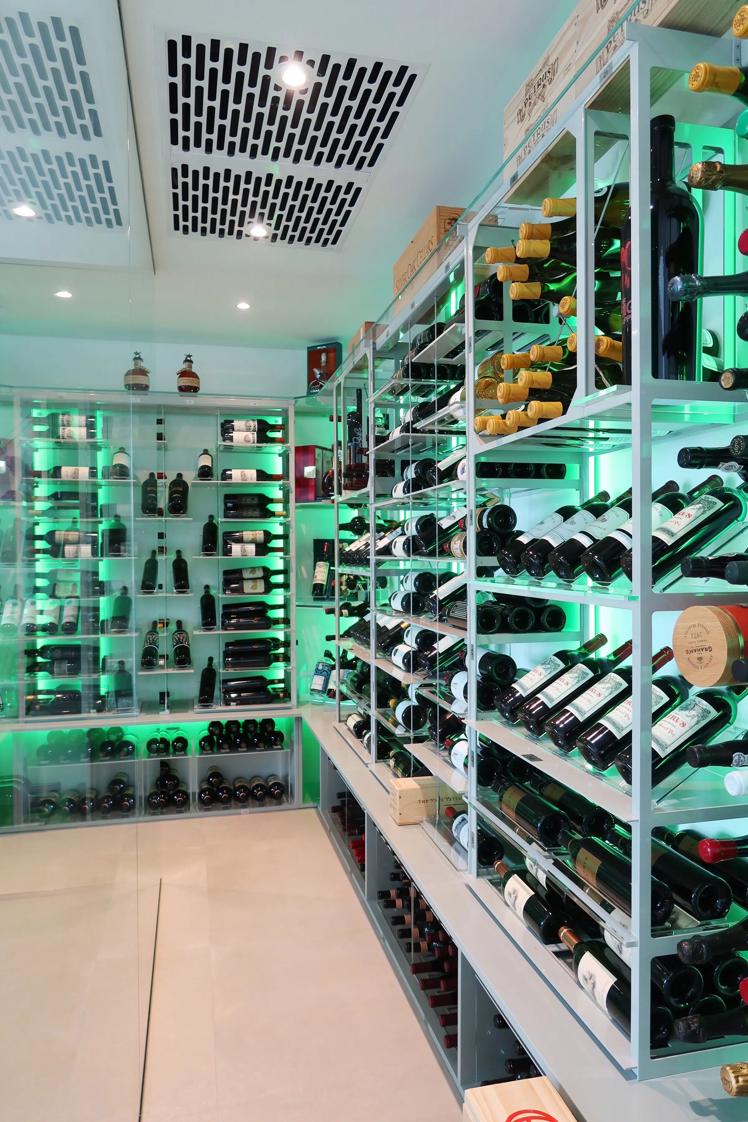 Modern wine cellar stainless steel Venetian vertical wine wall