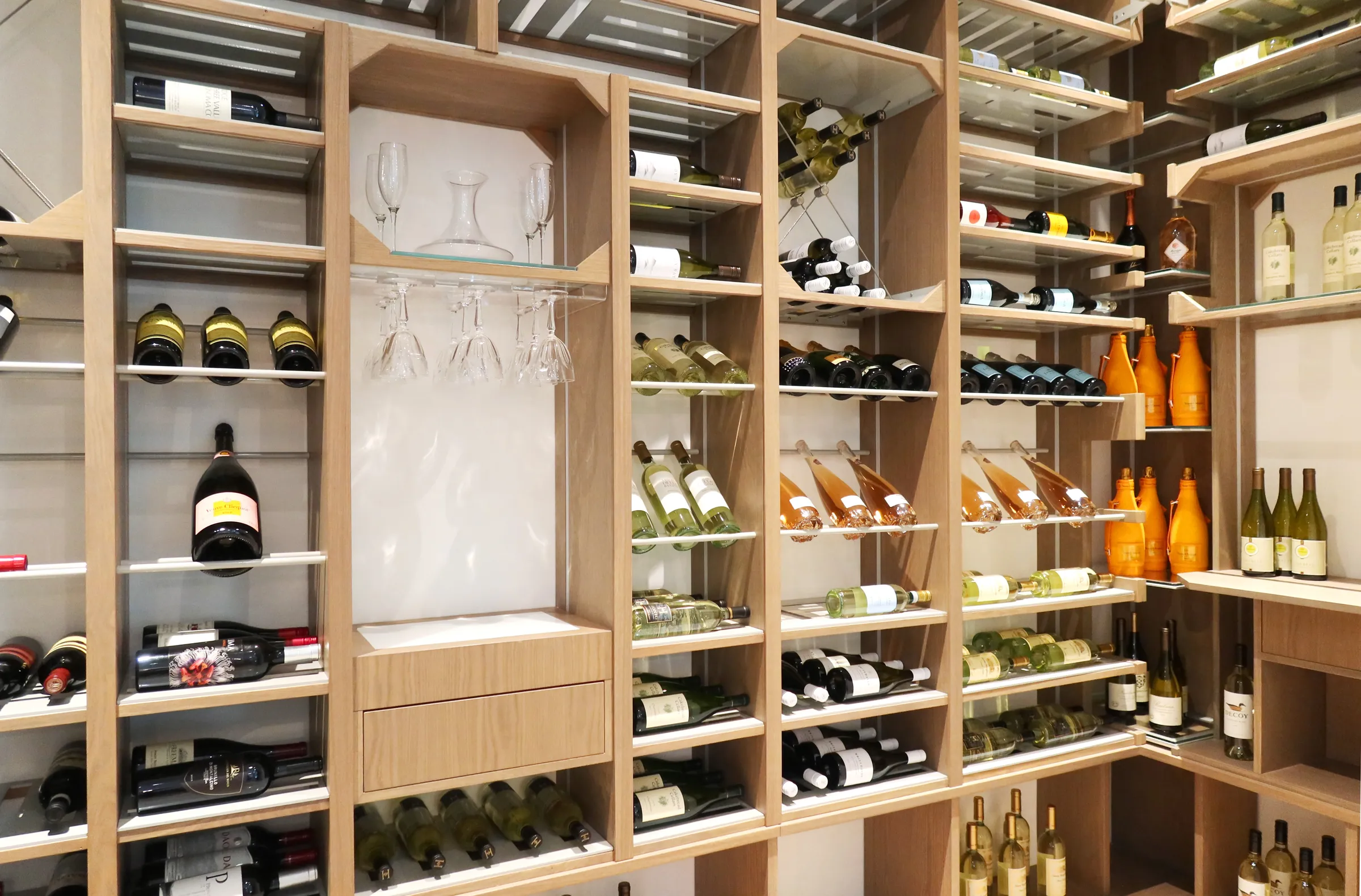 Cover photograph — Cavas de Vino Personalizadas en Florida: Diseño a Medida en Delray Beach y Palm Beach County